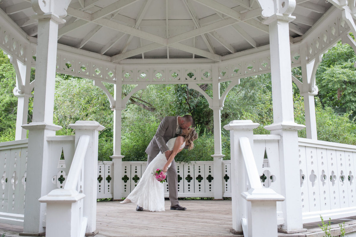 Sara and Doug’s Warm Summer Wedding: A Historic Ceremony and Elegant Reception